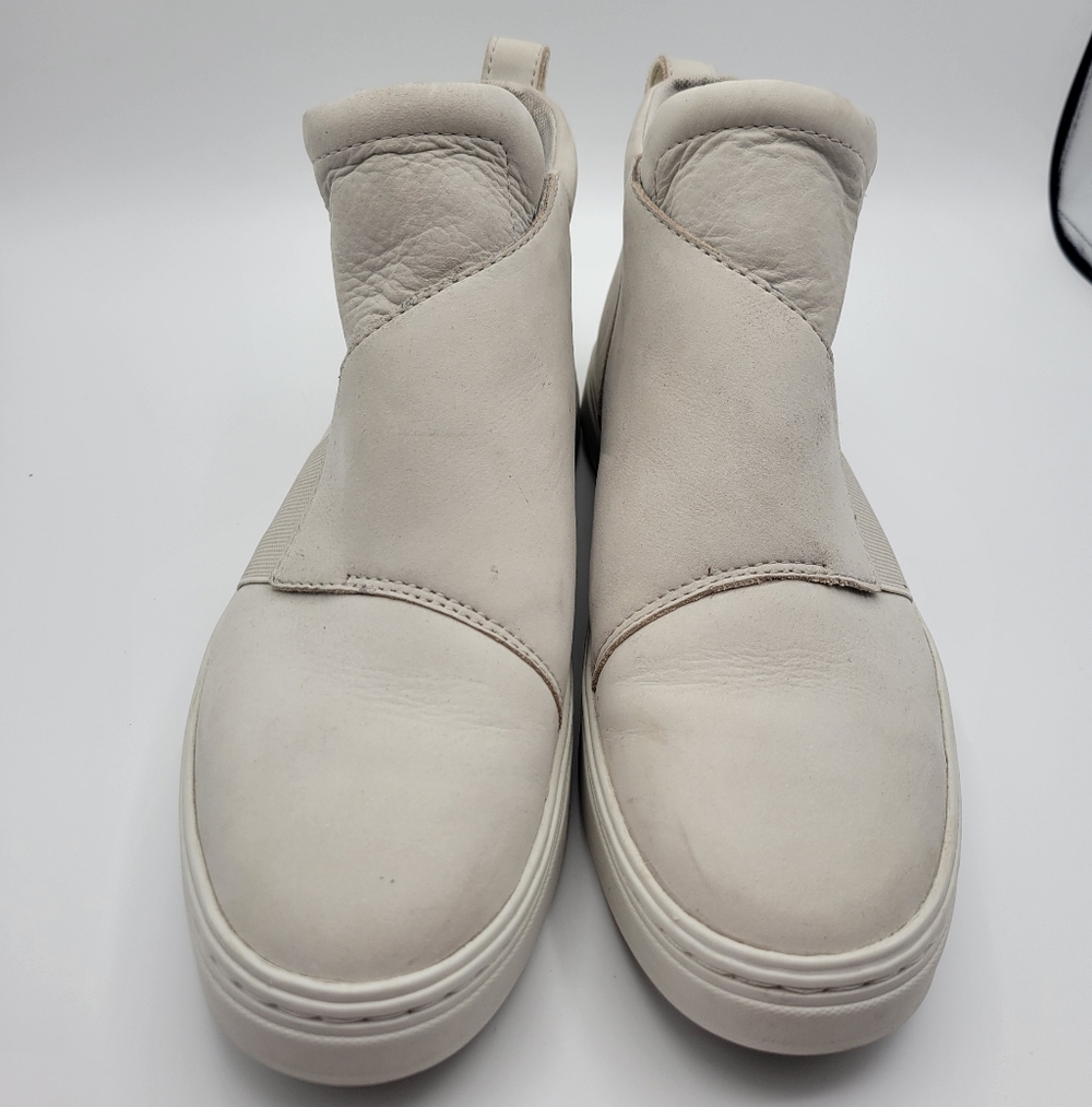 Timberland Londyn Chelsea Pull on Ankle Cream Boots